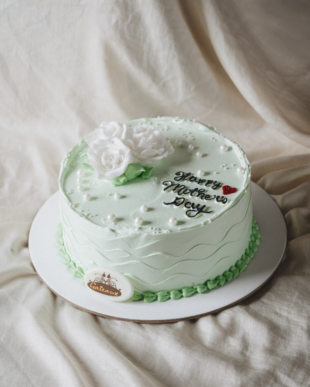 D8 Mother's Day Cake