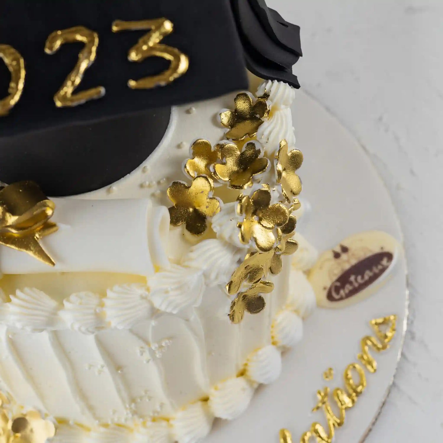 Golden-_Flower_-Graduation_-Cake-2