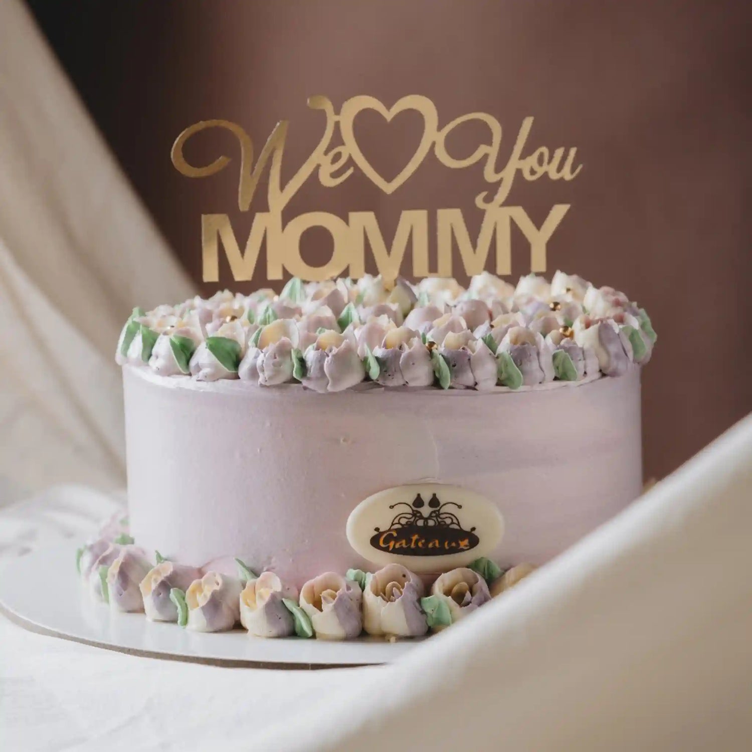 Roses- Mother's- Day- Cake