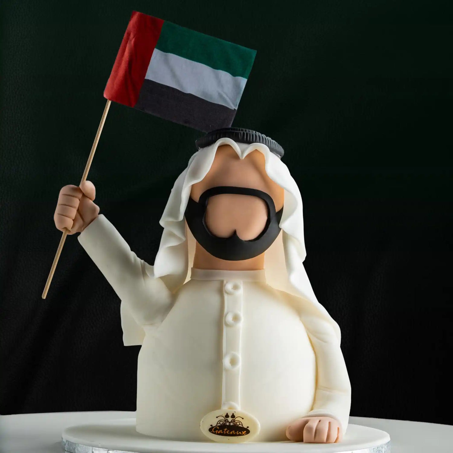 UAE-FlagDay-Cake-_EmiratiMan